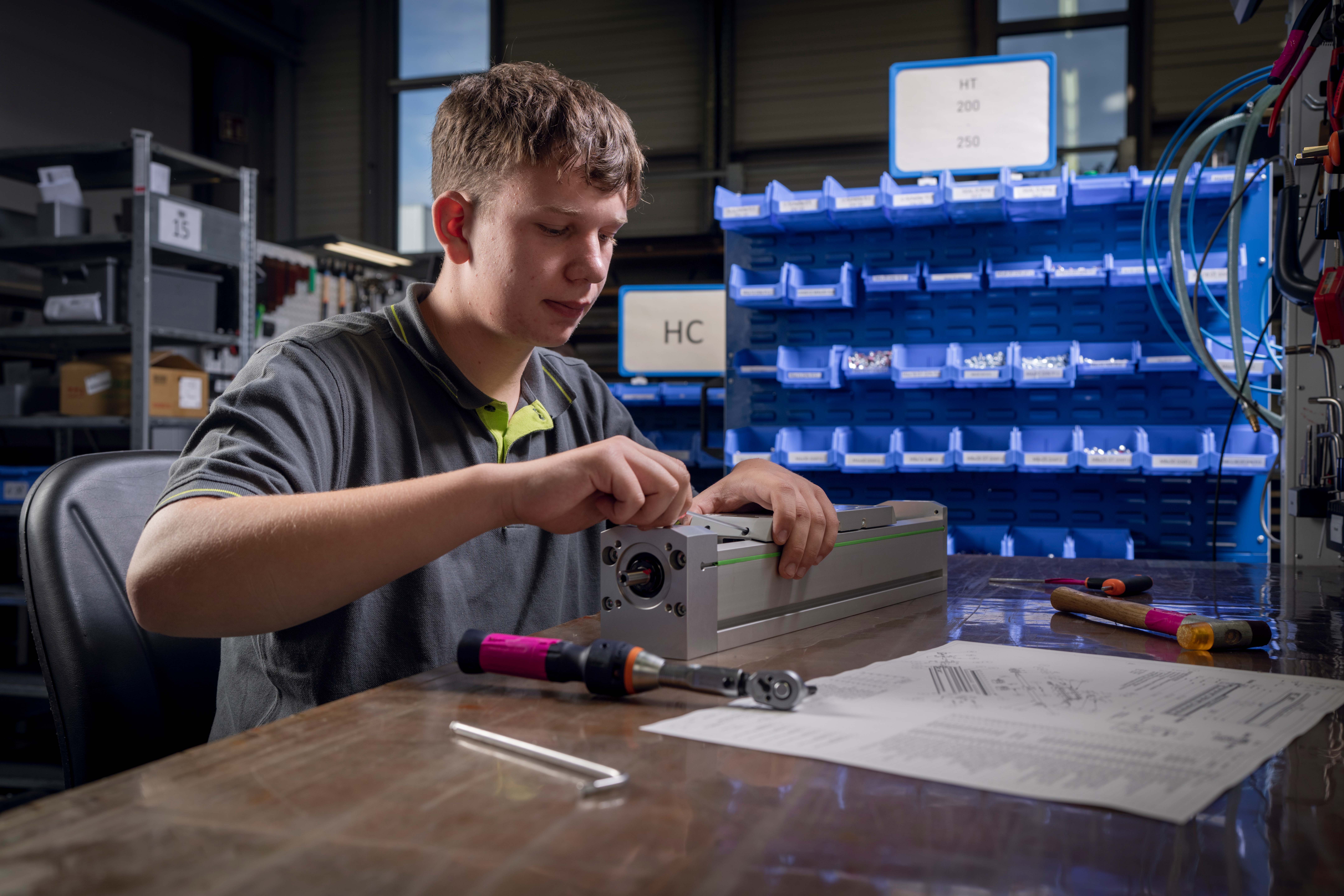 Industrial mechanic (m/f/d) - Machine and systems engineering